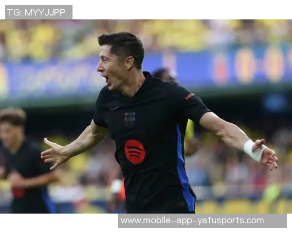 莱万连续两场西甲替补赛后不满率先离开诺坎普引发关注